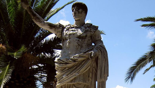 statua di Cesare, Lucera