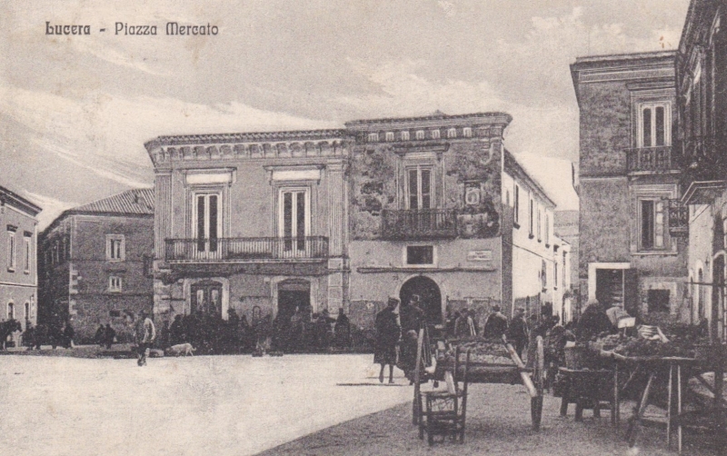 1910-Piazza-Mercato-Collezione-di-A.-Testa-1