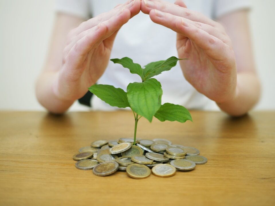 Patrimoni di famiglia e passaggi generazionali: come si tramandano risparmi e investimenti tra genitori e figli